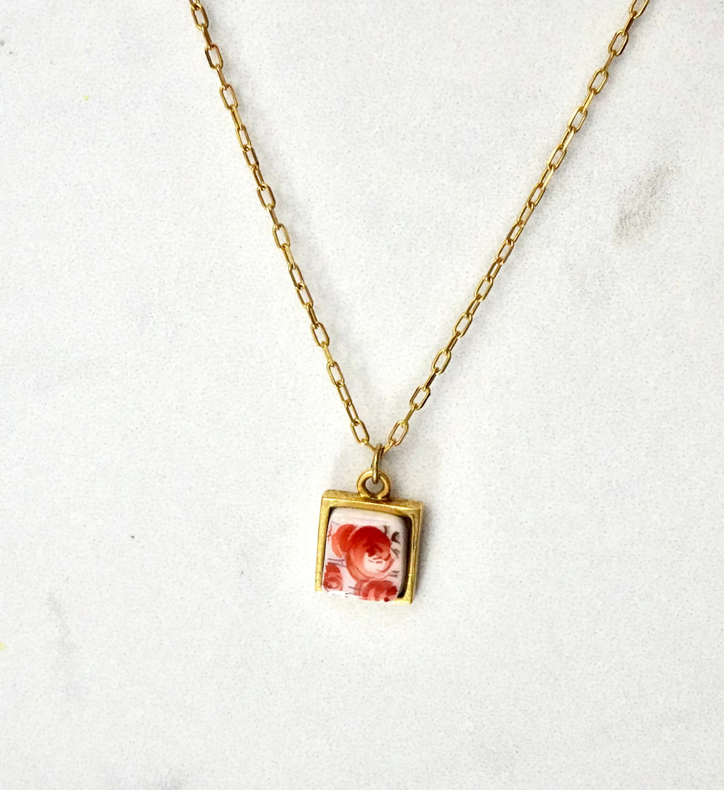 Red Rose Gold Antique Gold Necklace