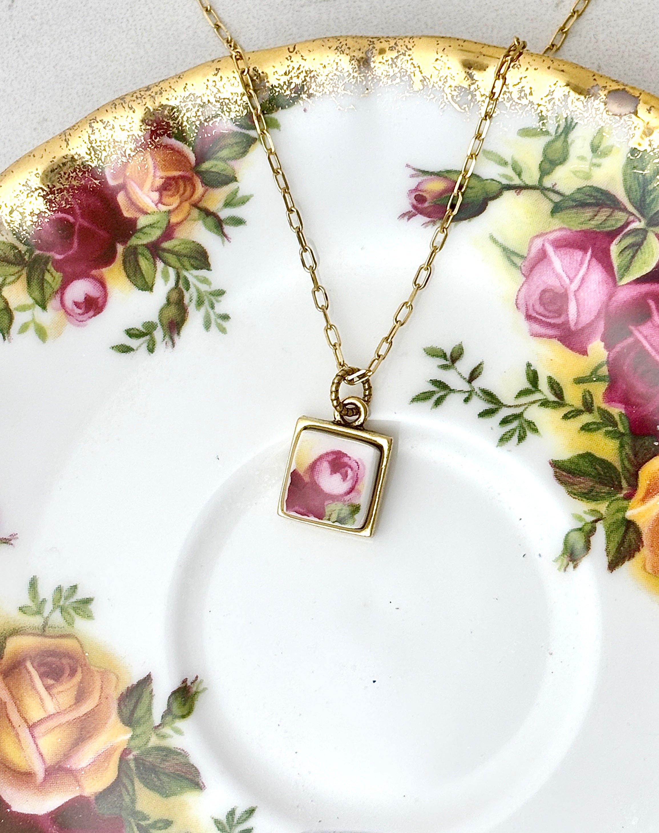 Country Roses Antique Gold Necklace