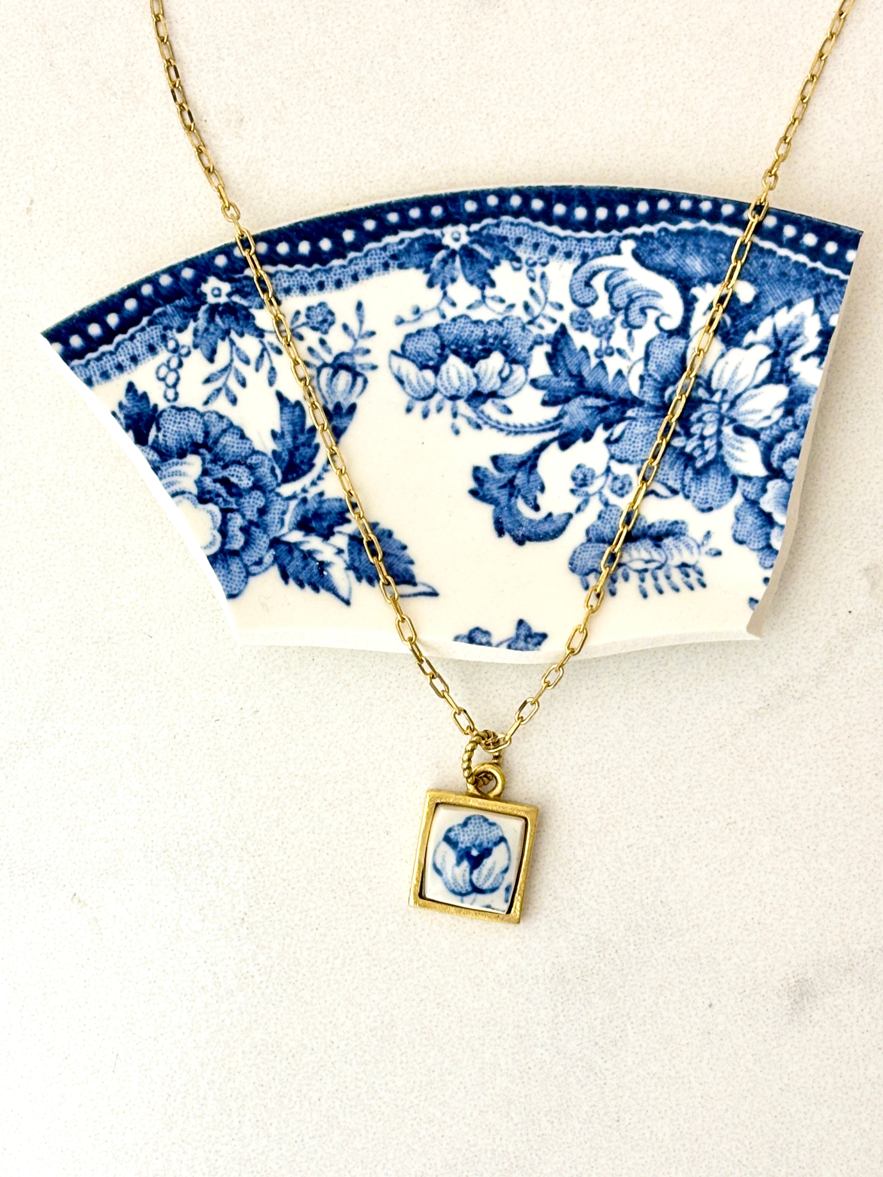 Royal Staffordshire Blue Gold Antique Gold Necklace m