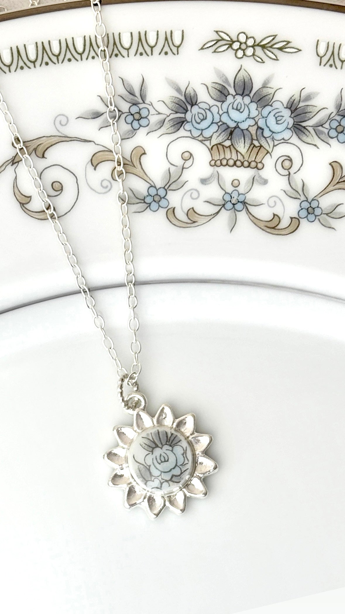 Diane Sunflower Necklace