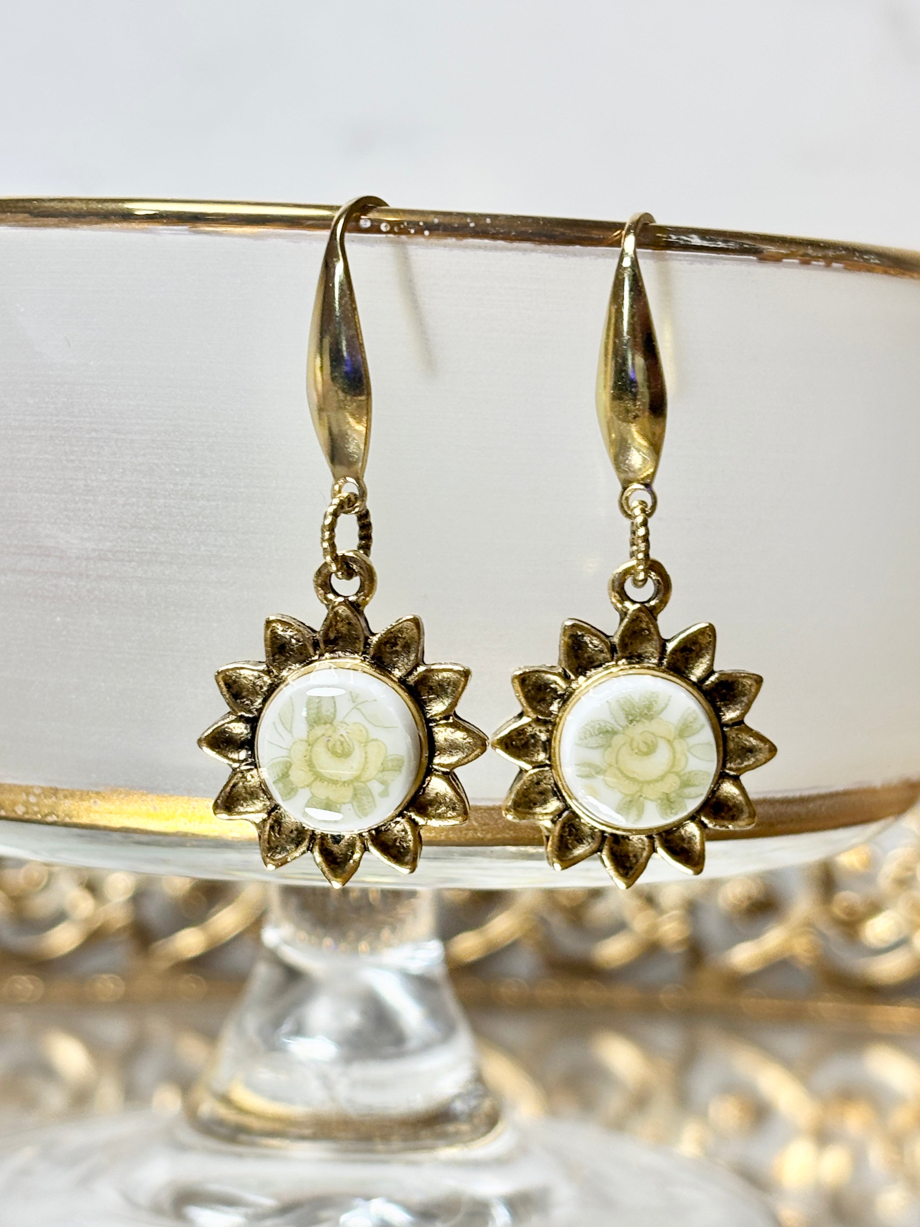 Rose Crest Sunflower Earrings