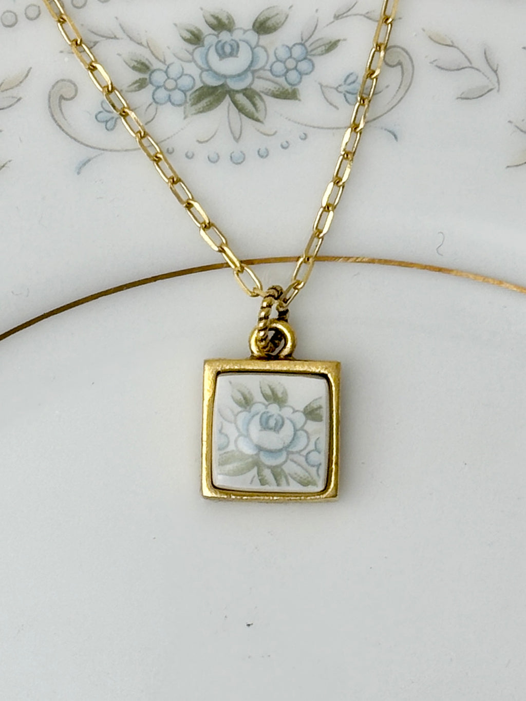 Noritake Noble Gold Square Necklace