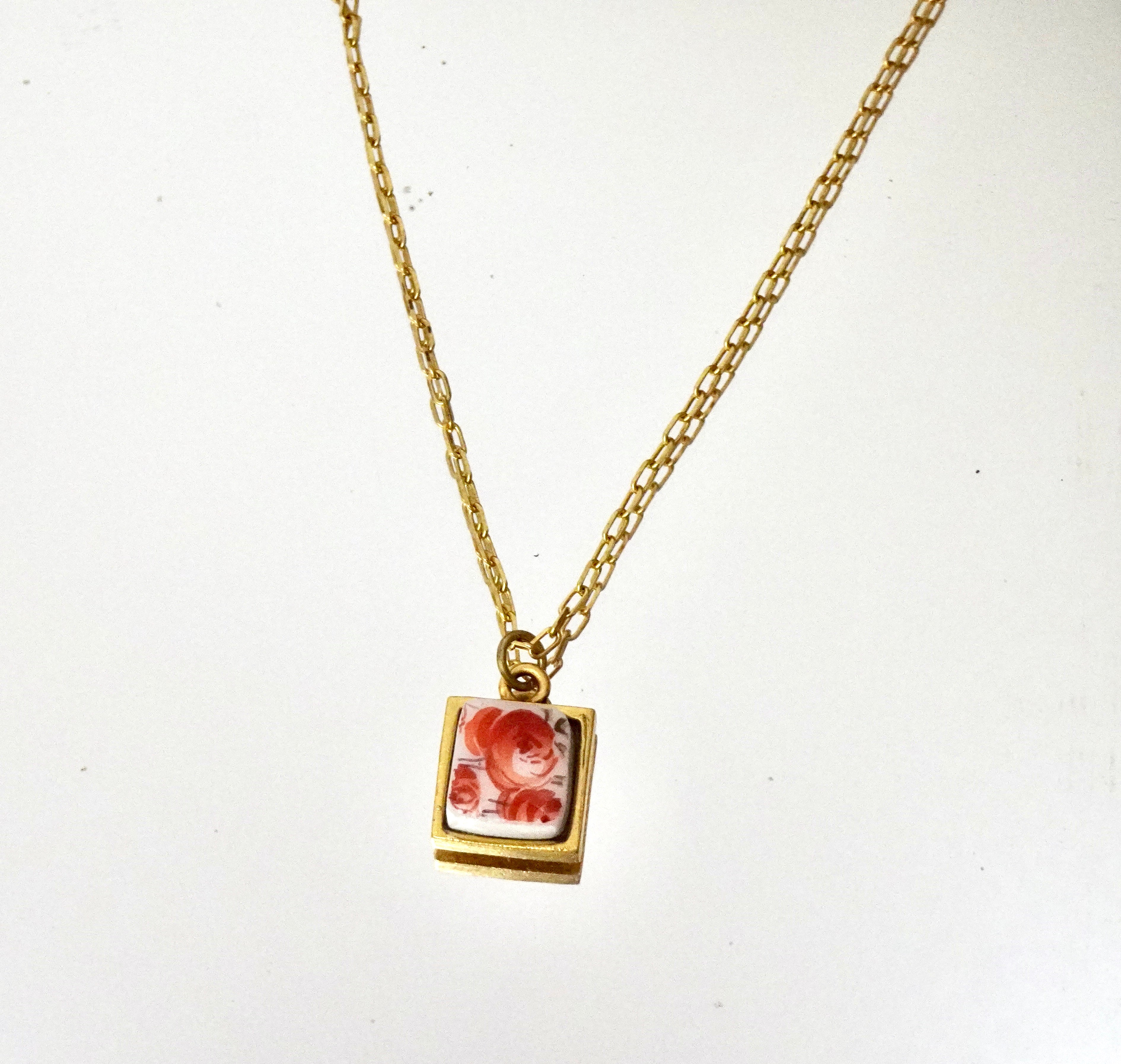 Red Rose Gold Antique Gold Necklace