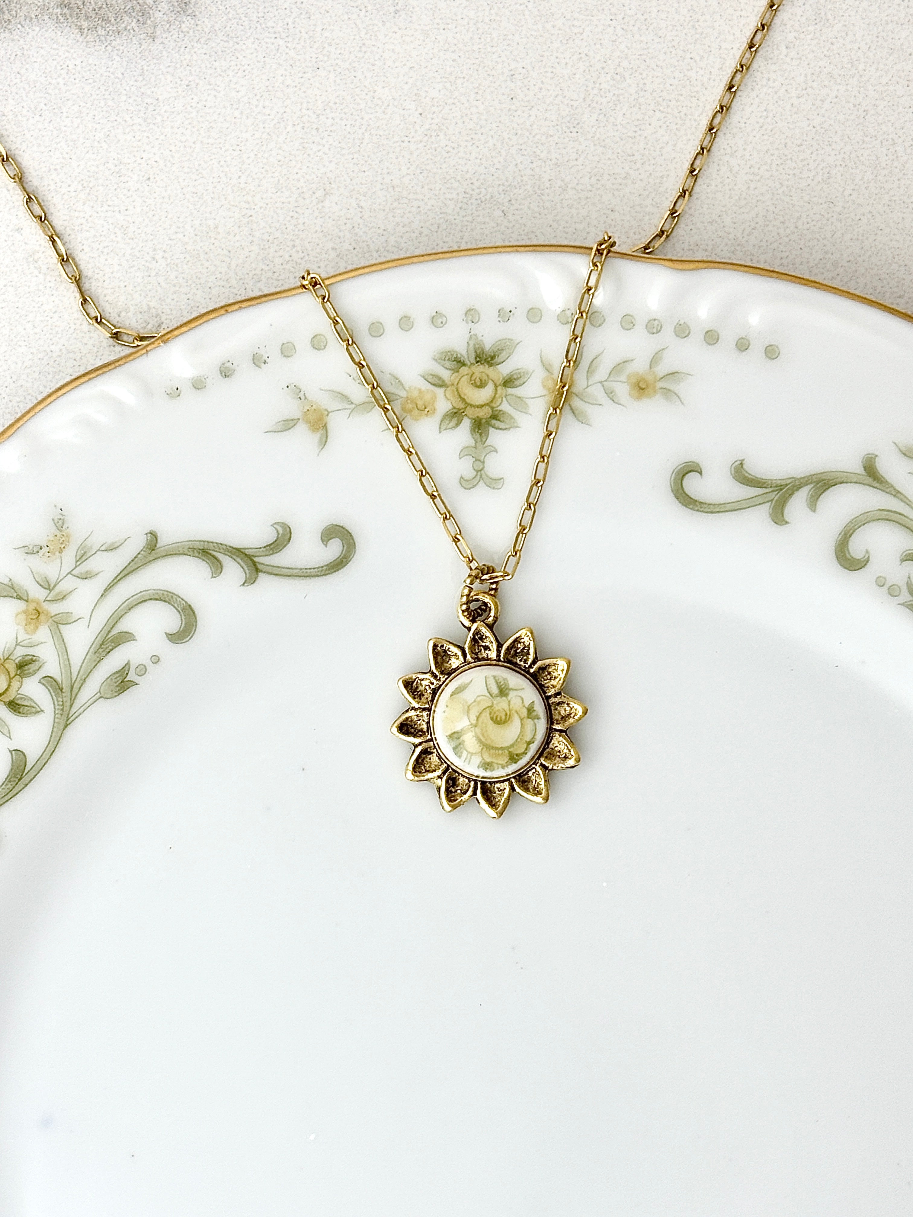 Crest Norleans Sunflower Antique Gold Necklace