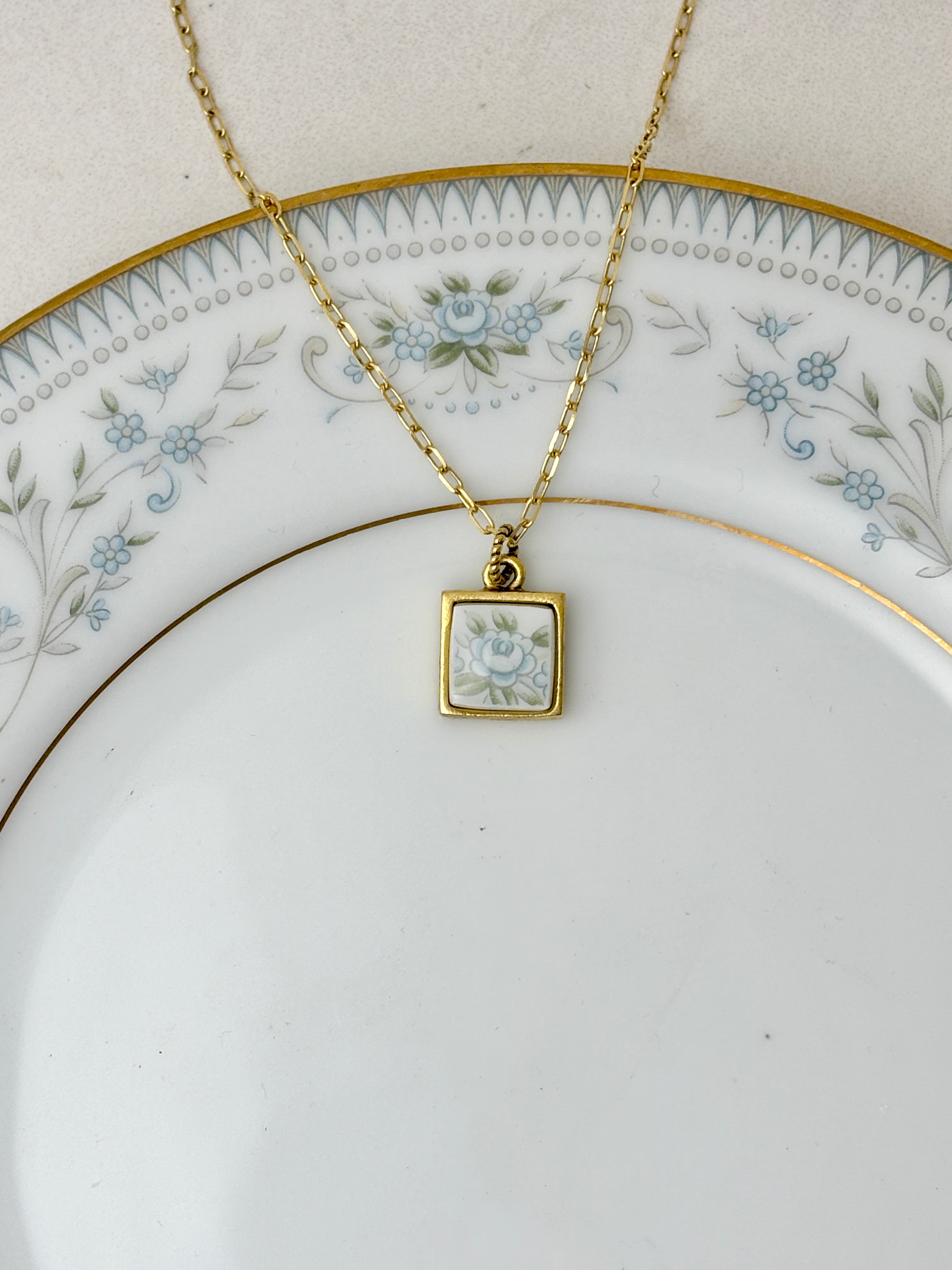 Noritake Noble Gold Square Necklace