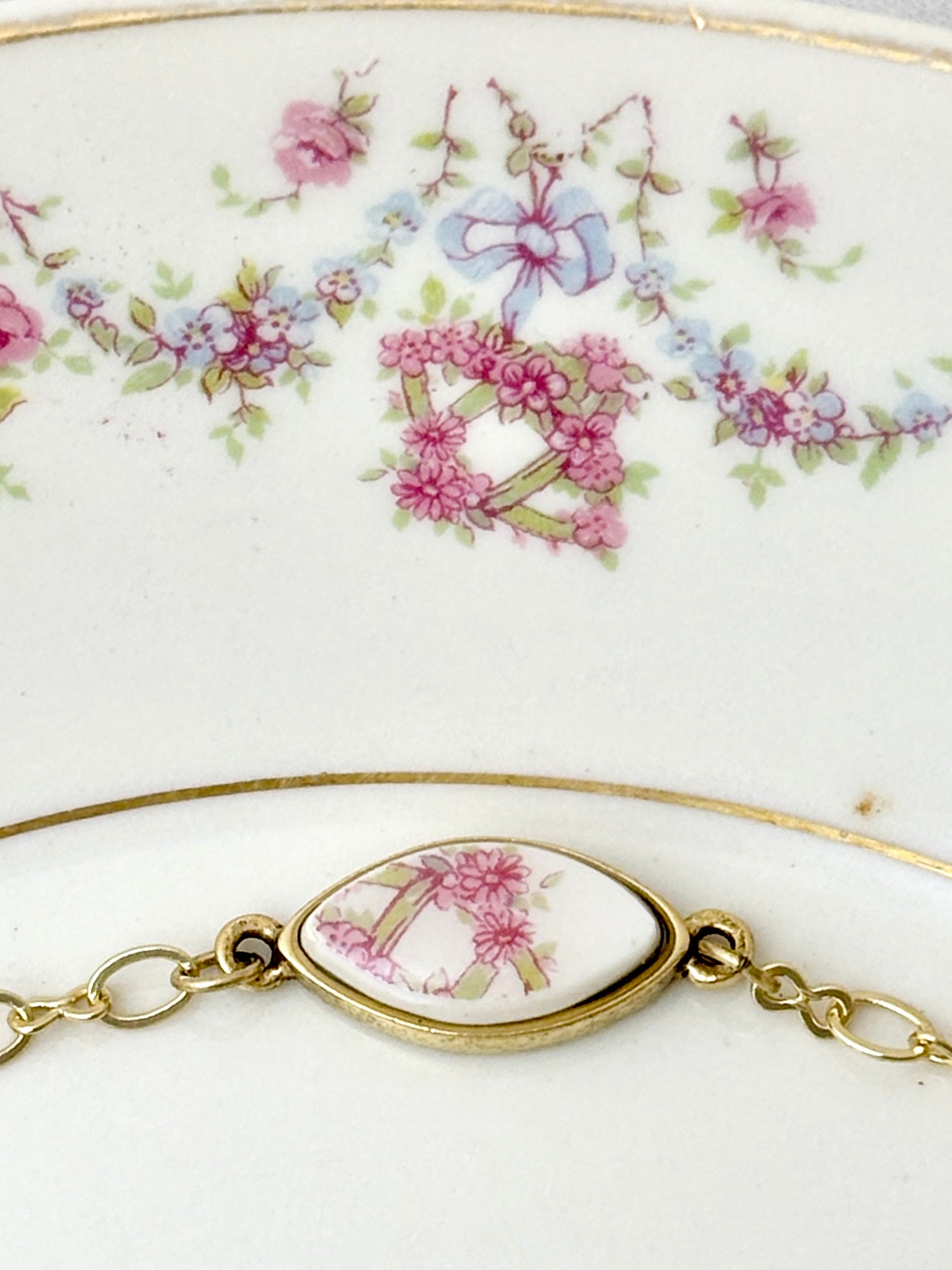 Old Ivory Pink Gold Bracelet