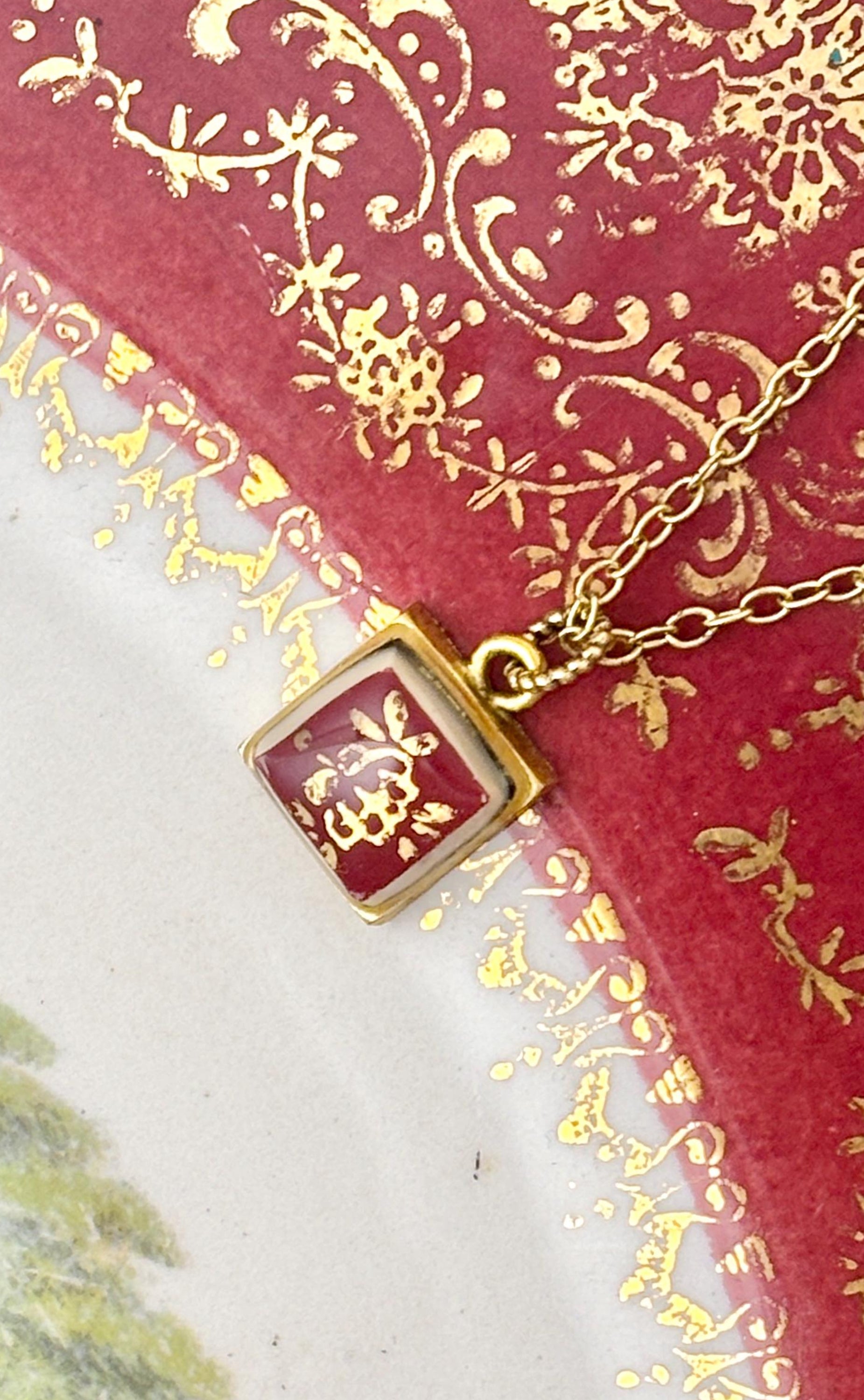 Imperial Salem China Gold Antique Gold Necklace
